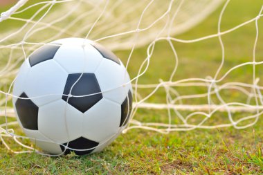 Futbol alanında kadar yakın.
