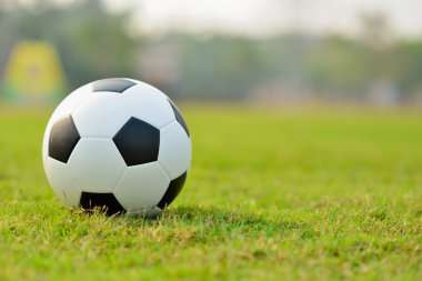 Futbol alanında kadar yakın.