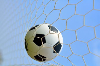 Futbol alanında kadar yakın.