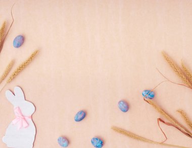 Paskalya tatili konsepti. Üst Manzara. Kopya alanı olan Paskalya kartı.