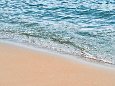 Plaj kumu deniz suyu yaz arkaplanı.