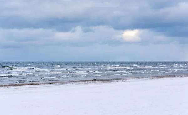 Jour Hiver Venteux Sur Côte Golfe Riga — Photo