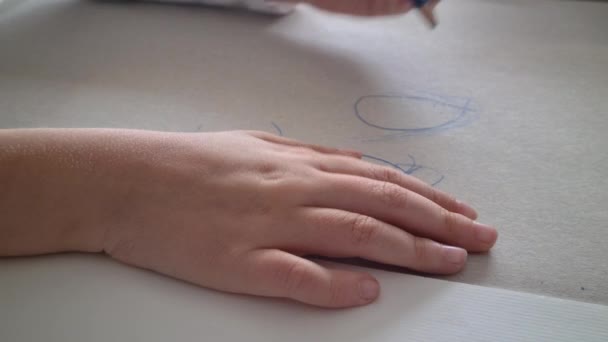 Little Child Drawing Paper Pencil — Stock Video