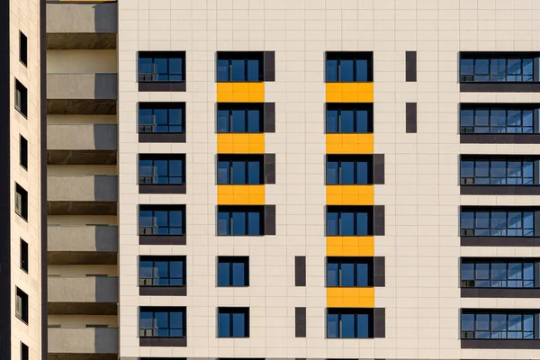 Ряд Вікон Вентильованому Фасаді Типового Сучасного Житлового Будинку Фрагмент Нового — стокове фото