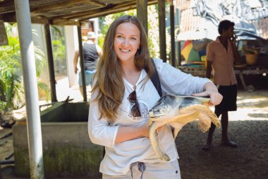 Kaplumbağa ile kız