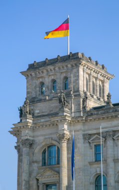 Bayraklı Berlin Reichstag