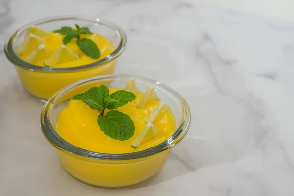 Glass Bowls Lemon Curd Served Sliced Lemon Mint Leaf Close — Stock Photo, Image