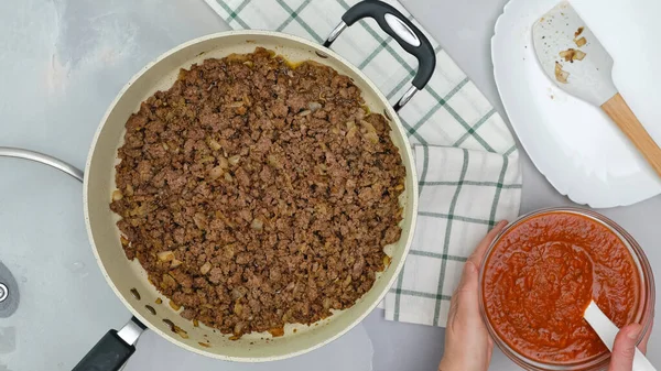 Carne Molida Frita Con Cebolla Picada Pimienta Negra Condimento Ajo —  Fotos de Stock