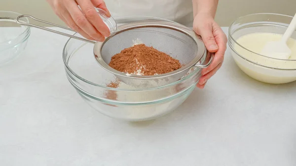 Gâteau Chocolat Étape Par Étape Recette Mélanger Les Ingrédients Secs — Photo