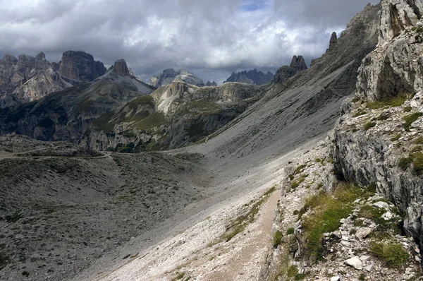 Paisaje alpino en las dolomitas — Foto de Stock