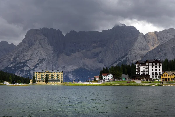 Lago di Misurina nelle Dolomiti — Foto Stock