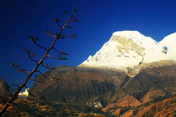 Huascaran Peak 6768M Cordiliera Blanca Peru Ameryka Południowa — Zdjęcie stockowe