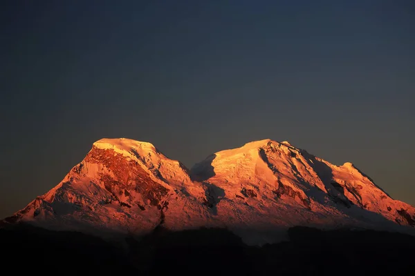 Huascaran Peak 6768M Cordiliera Blanca Peru América Sul — Fotografia de Stock