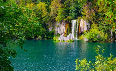 Plitvice Gölleri, Hırvatistan ve Avrupa 'da sonbahar başları manzarası