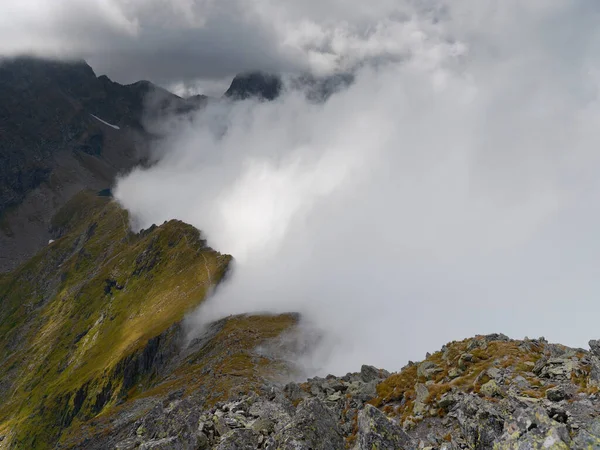 Letni Burzliwy Alpejski Krajobraz Górach Fagaras Rumunia Europa — Zdjęcie stockowe
