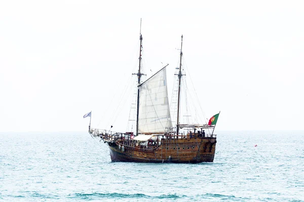 Barco turístico, Algarve, Portugal — Foto de Stock