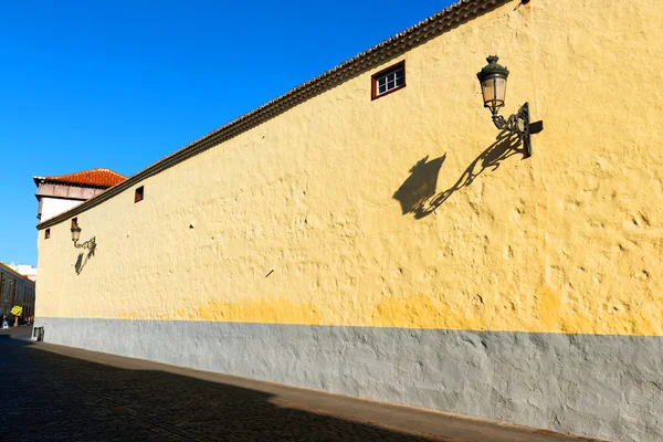 Detalhe arquitetônico na cidade velha de San Cristobal de La Laguna — Fotografia de Stock