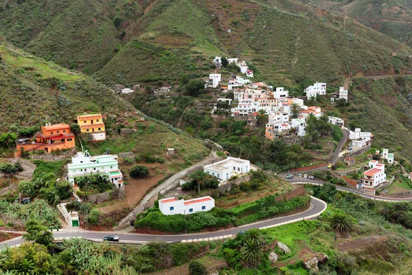 Route sinueuse dans les montagnes d'Anaga, Tenerife, Espagne, Europe — Photo