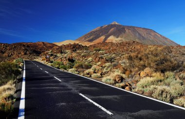 Road El Teide Milli Parkı'nda