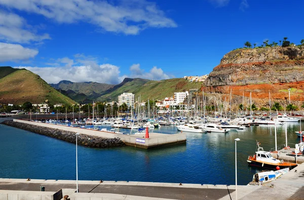 Hafen in los cristianos Ferienort auf Teneriffa — Stockfoto