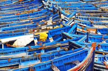 essaouira içinde balıkçı tekneleri