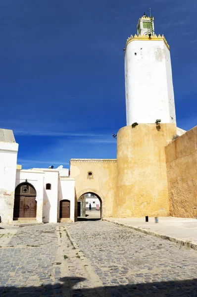 Mosque minaret in El-Jadida — Stock Photo, Image