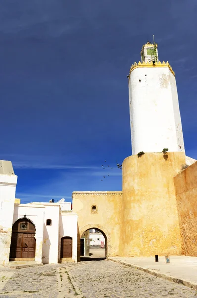 Mosque minaret in El-Jadida — Stock Photo, Image