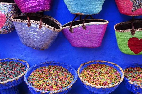 Gemas de rosas secas no mercado em Chefchaouen — Fotografia de Stock