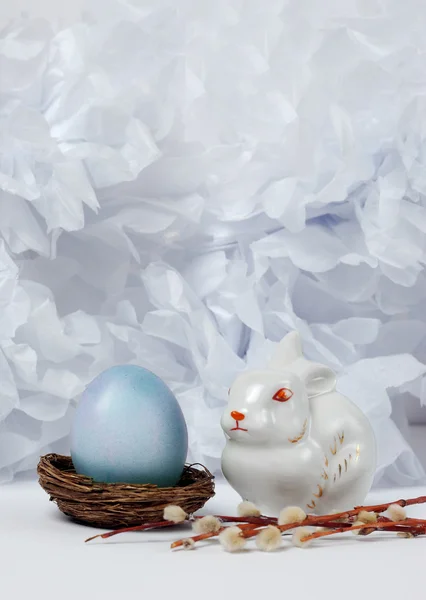 Vintage Stilleven met ei en easter bunny — Stockfoto