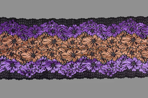 Color Púrpura Tira Recta Tela Encaje Sobre Fondo Gris Borde — Foto de Stock