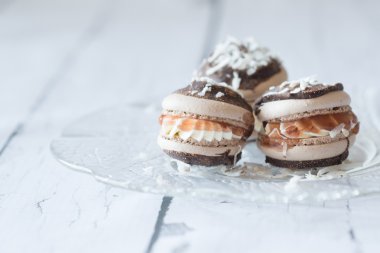 Reçelli Lamington Macaron