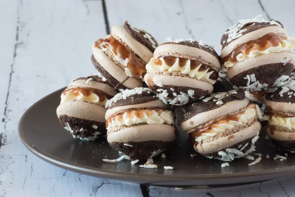 Reçelli Lamington Macaron