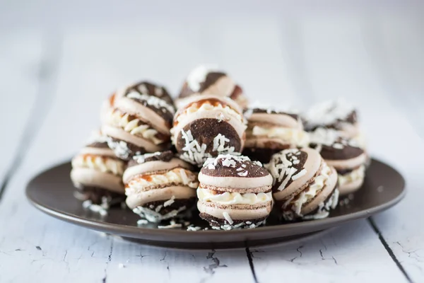 Reçelli Lamington Macaron