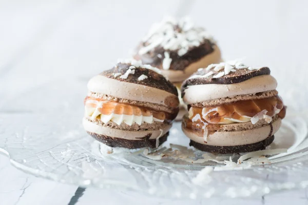 Reçelli Lamington Macaron