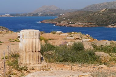 Bölüm sütun cape Sounio kıyısında Poseidon Tapınağı