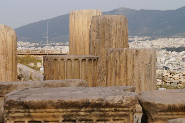 Bella colonna greca nel Partenone, Atene, Grecia . — Foto Stock