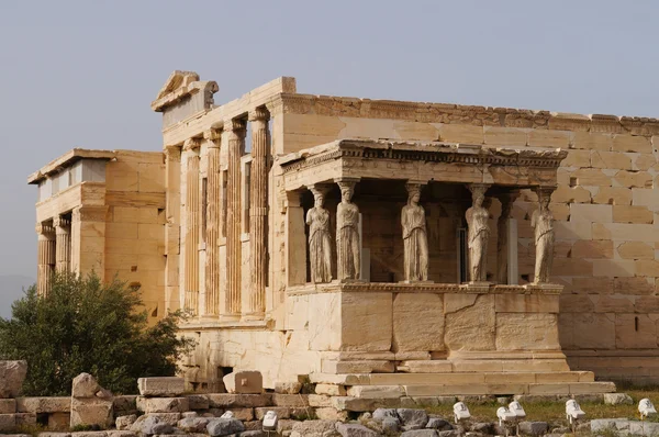 Caryatides de Erechtheion em Acropolis em Atenas, Greece . — Fotografia de Stock