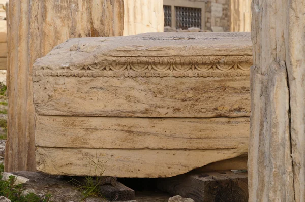 Antigo arruinado em Acrópole, Atenas, Grécia . — Fotografia de Stock