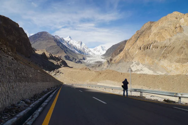 Road to Pasu Glacier , Northern area of Pakistan — Stock Photo, Image