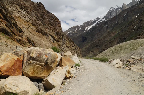 Camino del valle de Suru a Kargil en Ladakh, India — Foto de Stock