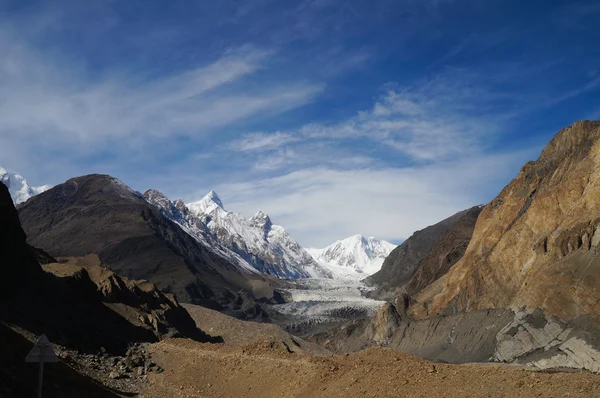 Glacier Pasu et ciel magnifique dans le nord du Pakistan — Photo