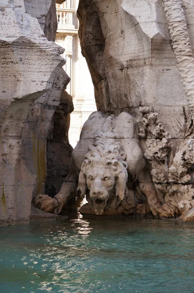Detalle de la fuente de cuatro ríos en Piazza Navona, Roma — Foto de Stock