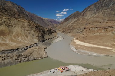 izdiham zanskar ve indus nehir - leh, Hindistan 