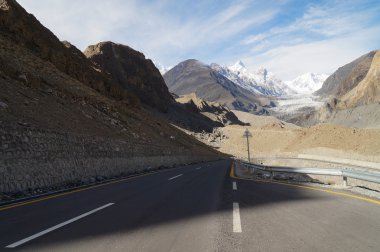 yol pasu buzul kuzey Pakistan için