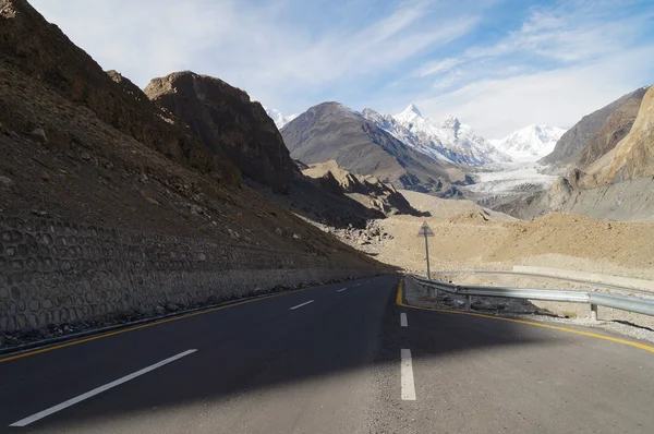 Road to Pasu Glacier in Northern Pakistan — Stock Photo, Image