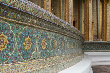 Wat Rajabopit, Royal Tombs and temple