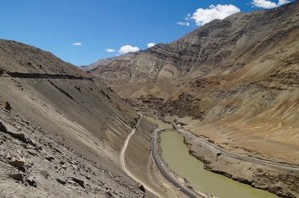 Confluence of Zanskar and Indus rivers - Leh, Ladakh, India — Stock Photo, Image