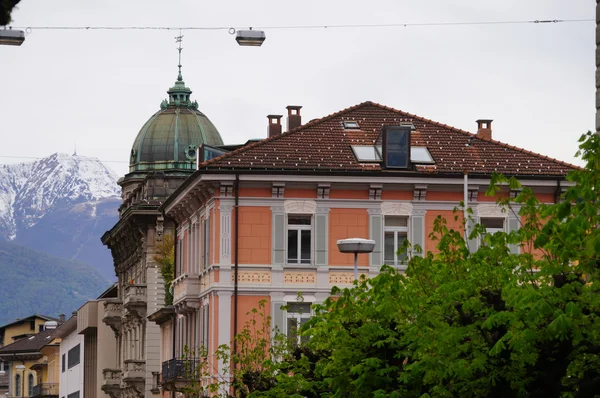 Beautiful and colorful buildings in Bellinzona — Stock Photo, Image