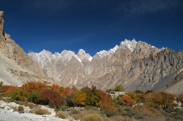 Alta montagna a Pasu, Pakistan del Nord — Foto Stock