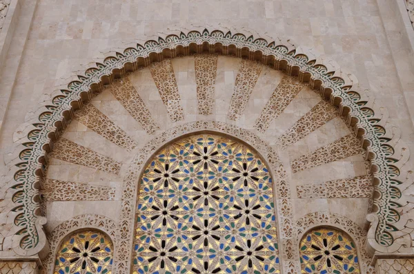 Belo detalhe do portão da Mesquita Hassan II em Casablanca — Fotografia de Stock